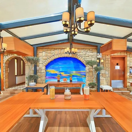 Palace Olive Odore Hotel